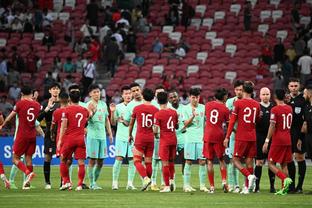 记者：有这些裁判是中国足球之幸，约旦的精神值得现在的国足学习